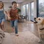 Chien qui aboie quand les enfants jouent dans la maison : comment retrouver le calme